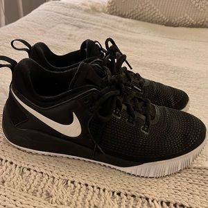 Womens 7.5 NIKE volleyball shoes